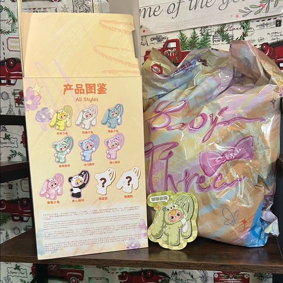 Baby Three hugging backpack! - Picture 2 of 5